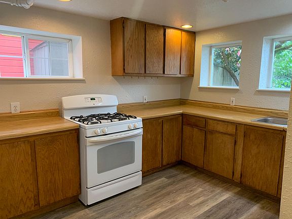 2nd image of 1212 N Garden St #2