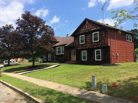 2nd image of 745 Cypress Ave