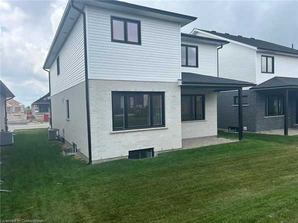 88 S Parkwood Blvd, Elmira, ON N3B 3G8