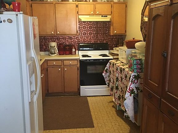 4th image of 31 Lucke Dr