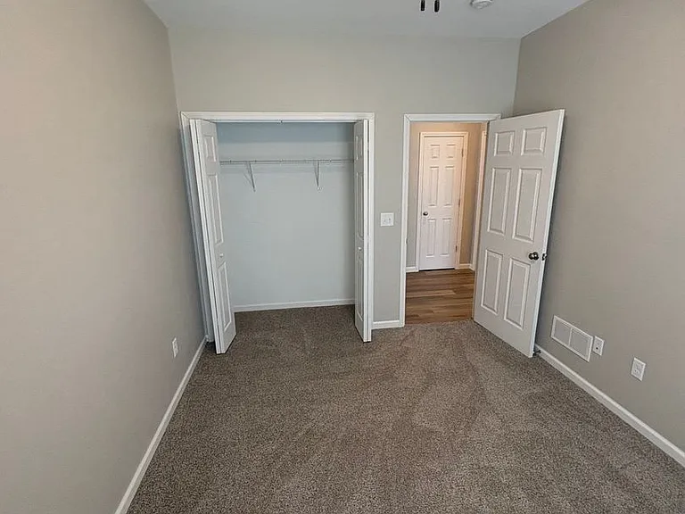 701 Stephanie Ct — Photo 11