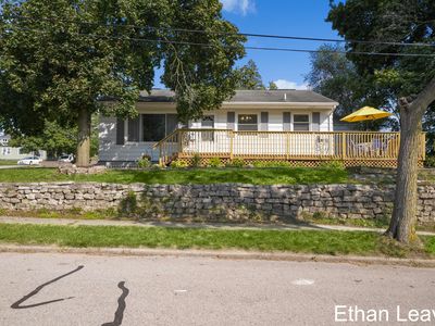 1100 Coldbrook St NE, Grand Rapids, MI, 49503