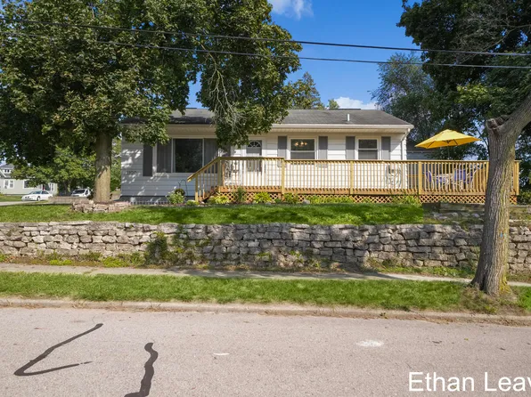 1100 Coldbrook St NE, Grand Rapids, MI 49503