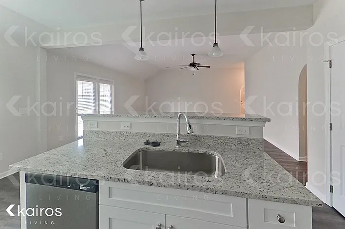 4 bed, 2.0 bath, 1700 sqft, $2,025 — Photo 3