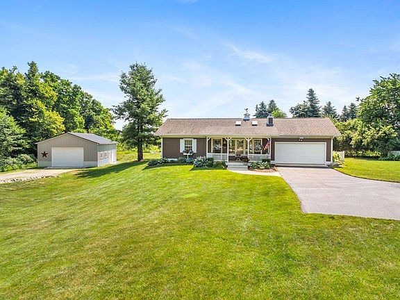 3rd image of 1701 Horton Bay Rd