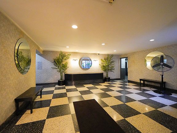 4th image of 2250 Benson Ave #1J