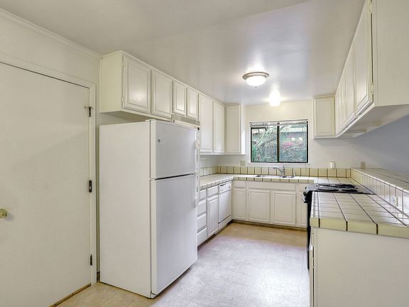 2nd image of 10161 Prado Vista Ave