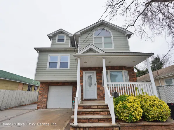 35 Center Pl, Staten Island, NY 10306