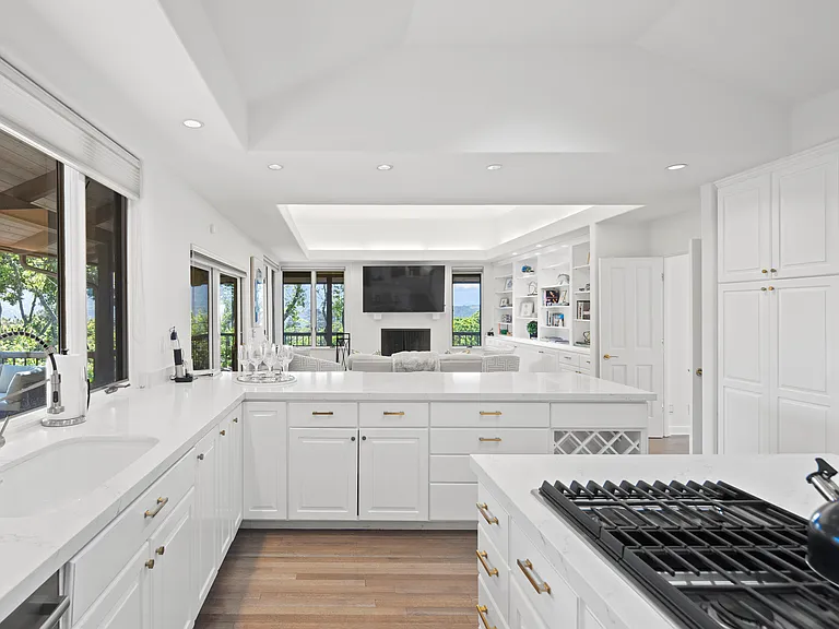 47 La Rancheria — Photo 39