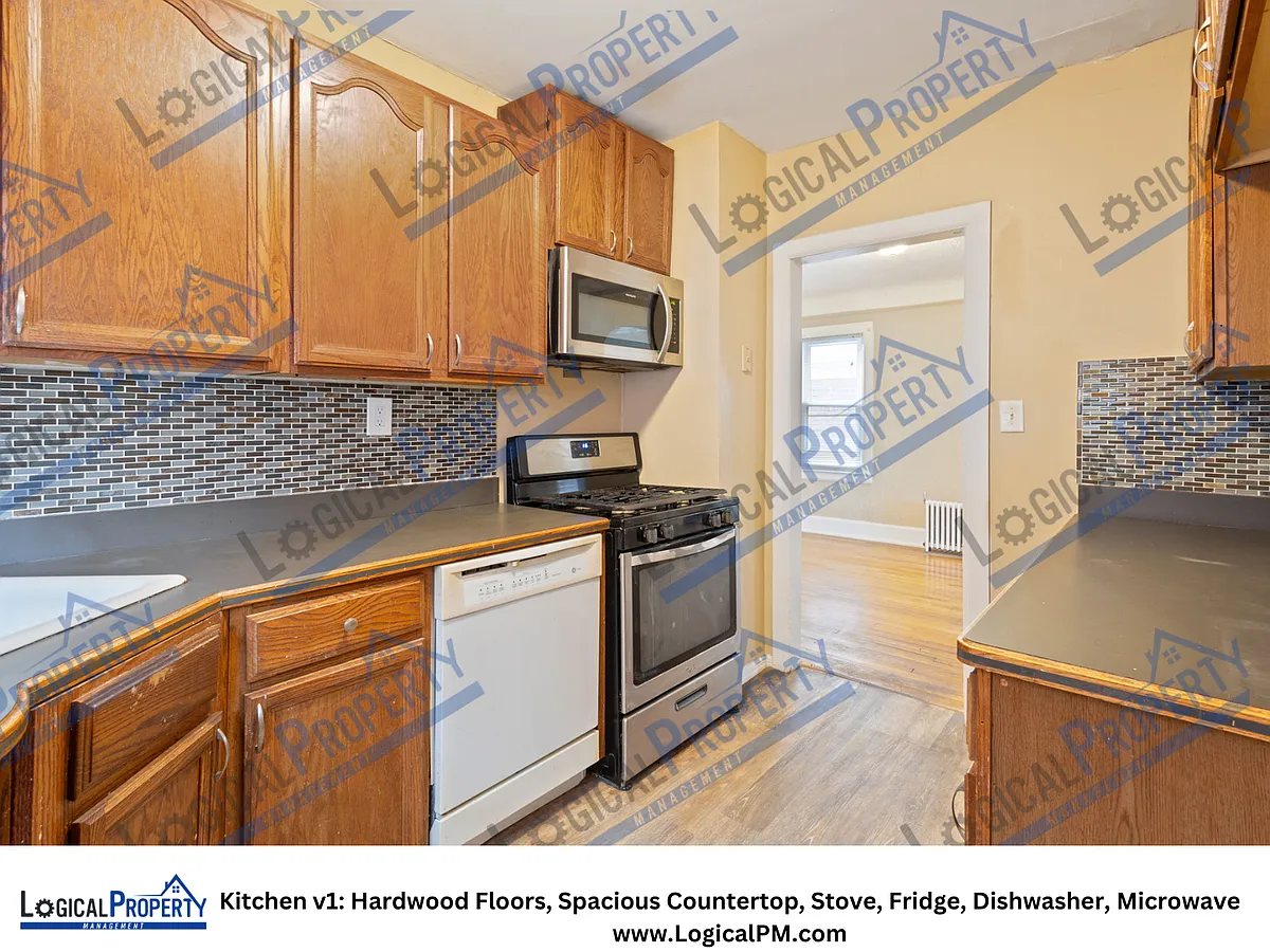 Building Photo - 17308 Oak Dr #1
