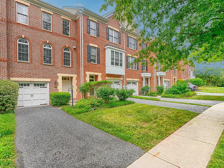 239 Anvil Way — Photo 1
