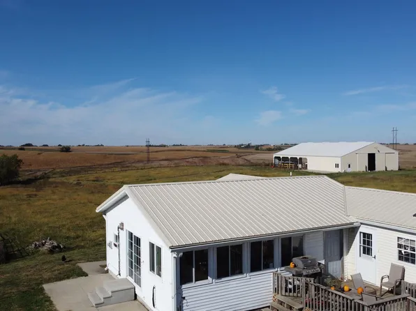 2143 Hawk Ave, Creston, IA 50801