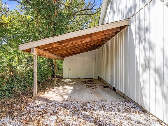 4th image of 1313 N Clifton Avenue