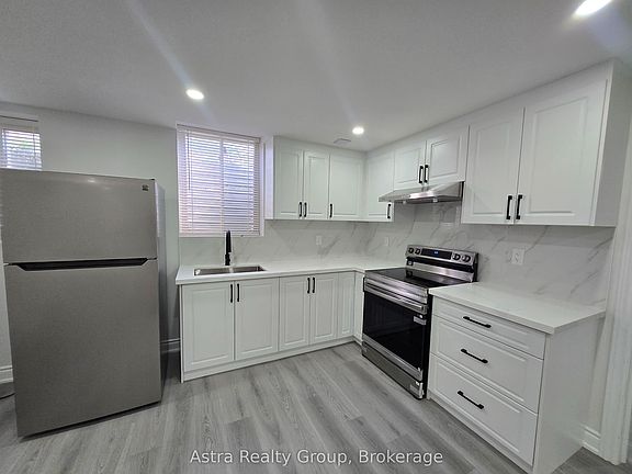 4th image of 105 Coldwell Bay Cir
