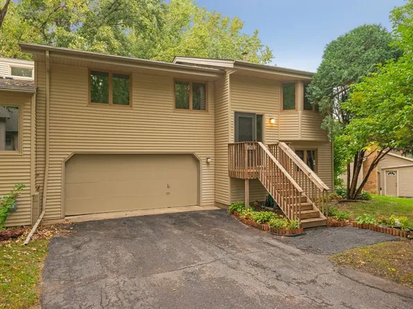 1585 S Bavarian Pass NE, Fridley, MN 55432