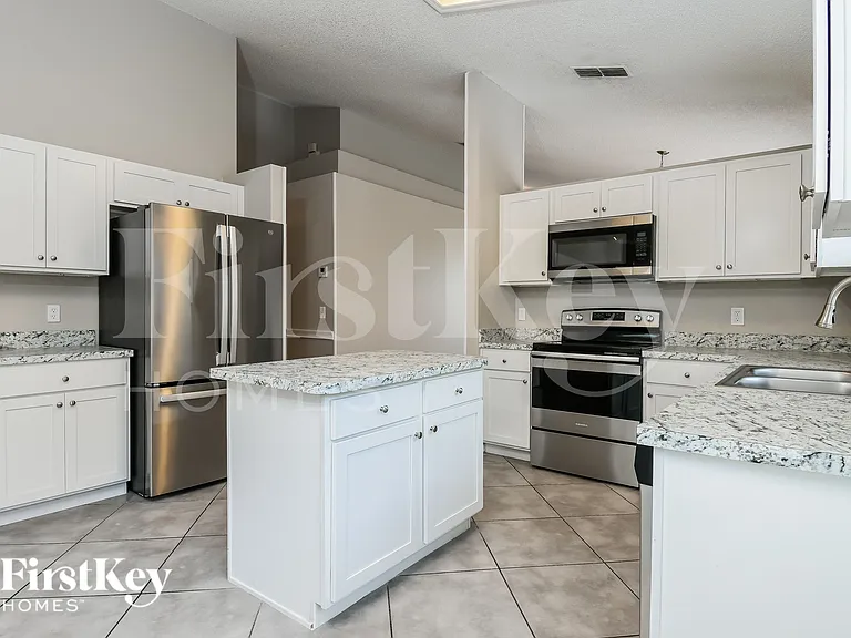 13521 Fordwell Dr — Photo 7