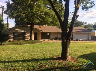 604 E Magnolia Dr, Mt Pleasant, TX 75455
