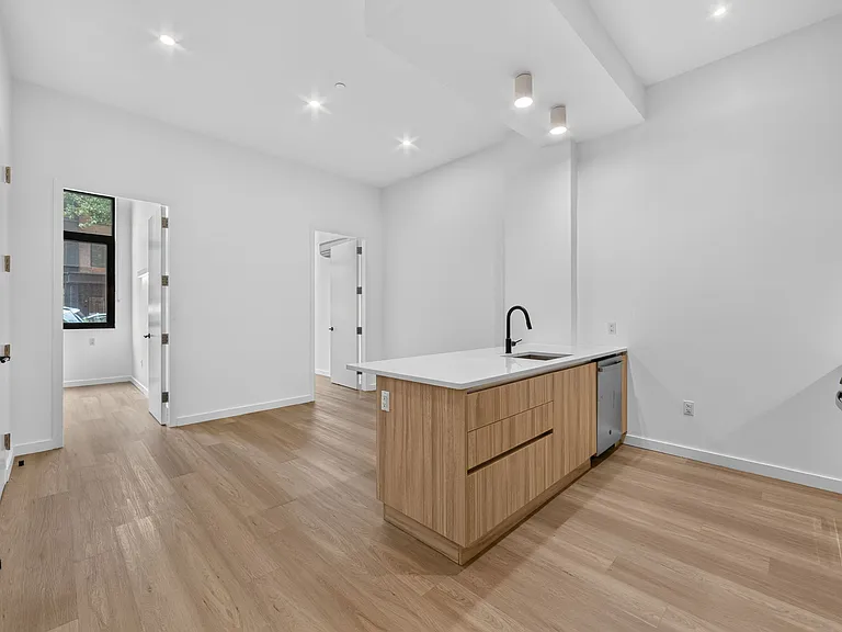 1010 Pacific St #104 — Photo 2