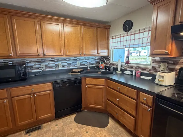 645 Tortugas Dr, North Fort Myers, FL 33917