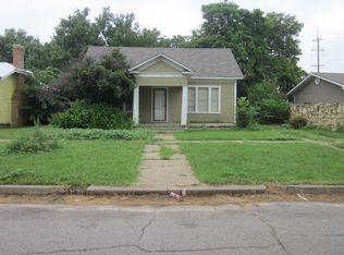 204 4th St NE, Childress, TX 79201