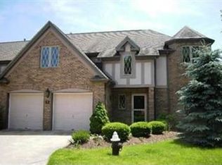 18 Aberdeen Ct, Rocky River, OH 44116