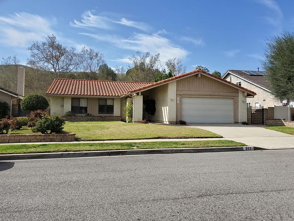 1st image of 207 Parkview Dr