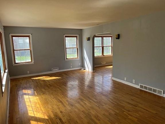 2nd image of 710 Bridge St