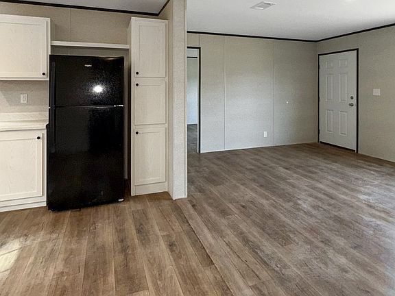 2nd image of 542 NE Tammy Ln