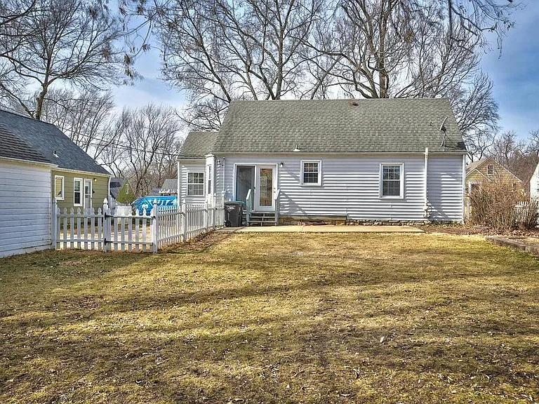 5633 Granada St — Photo 32