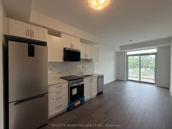 705 Davis Dr, Newmarket, ON