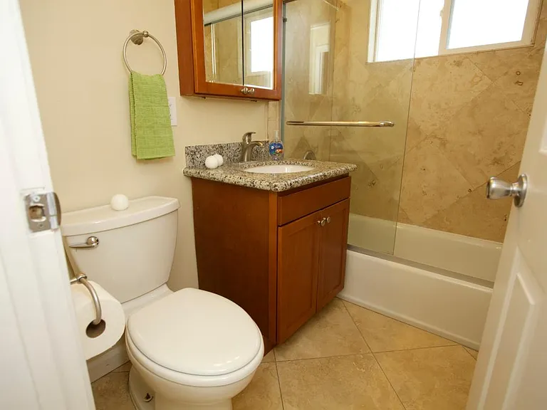 Revey Villa — Photo 8