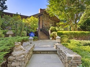 210 Treescape Dr, East Hampton, NY 11937