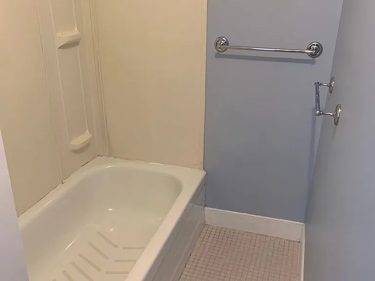 427 Delaware Ave — Photo 9