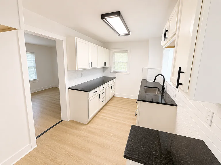 1707 SW Walnut St — Photo 2