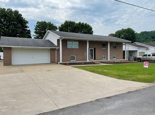 97 Lunsford St, Weston, WV 26452