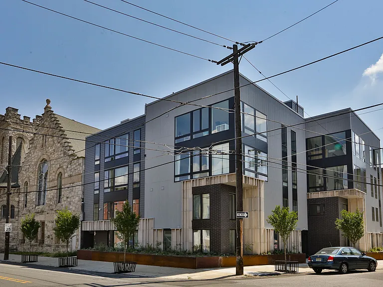 2431 Frankford Ave #4 — Photo 1
