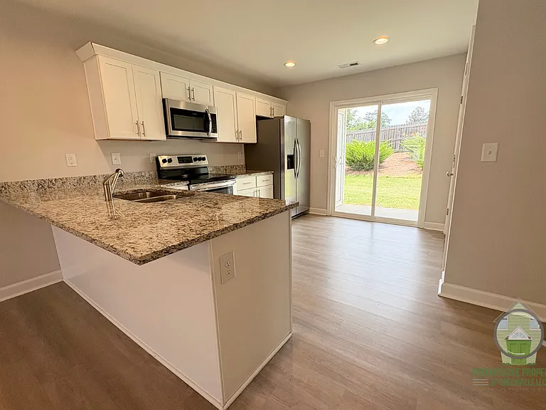 135 C And South Dr #A — Photo 4