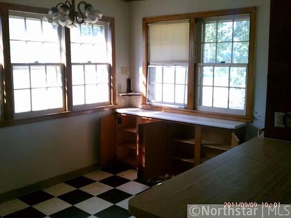 3rd image of 312 W Douglas St