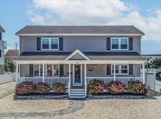 220 W 4th St, Ship Bottom, NJ 08008