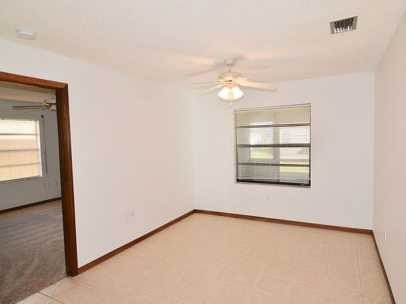 4th image of 232 Cinnamon Lake Cir