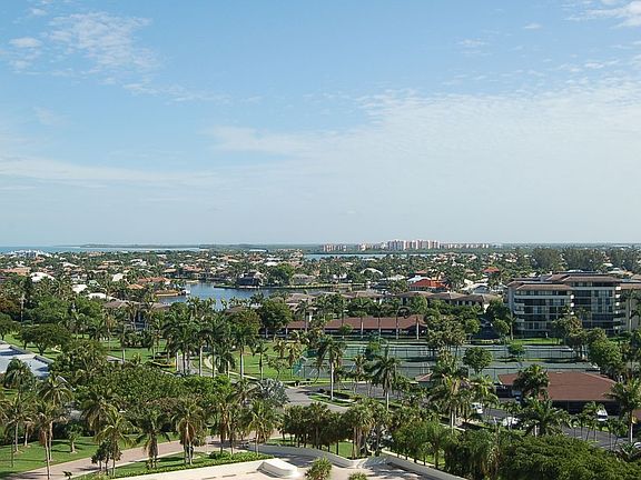 Dining room/coffee balcony view