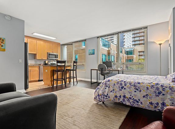 2nd image of 33 W Ontario St APT 15D