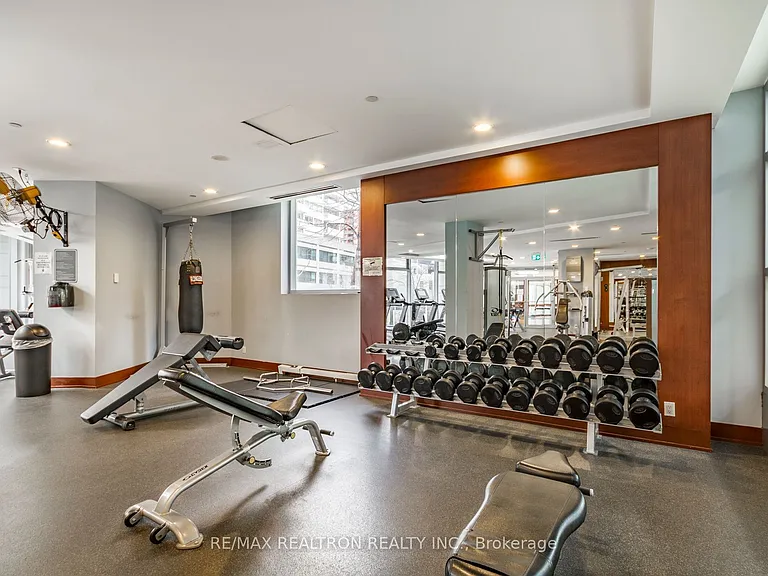 2181 Yonge St #2001 — Photo 17