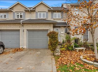 1 Royalwood Ct #44, Hamilton, ON L8E 4Y1