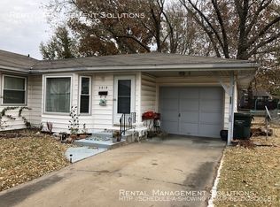 2818 SW Prairie Rd, Topeka, KS 66614
