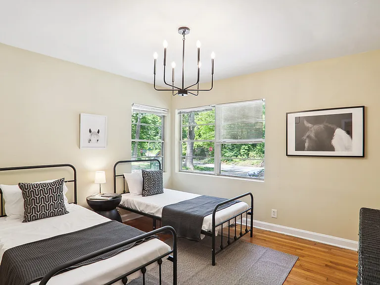 24 Grove Park Pl NW — Photo 10