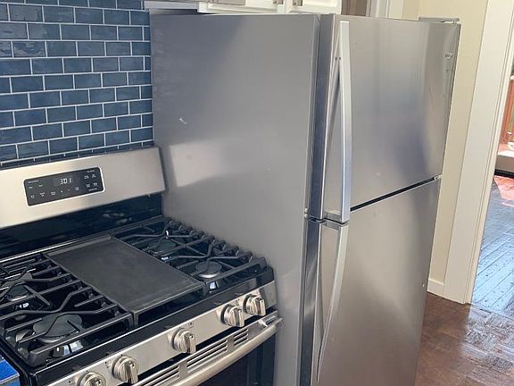 3rd image of 276 Douglass St