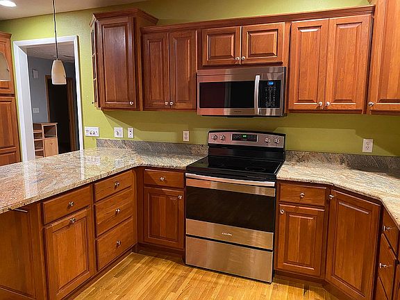 3rd image of 3823 Evergreen Ln