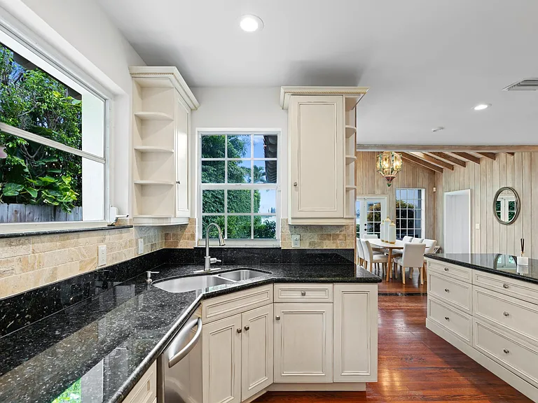 3304 N Flagler Dr — Photo 26