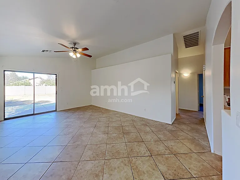 4324 W Darrow St — Photo 8